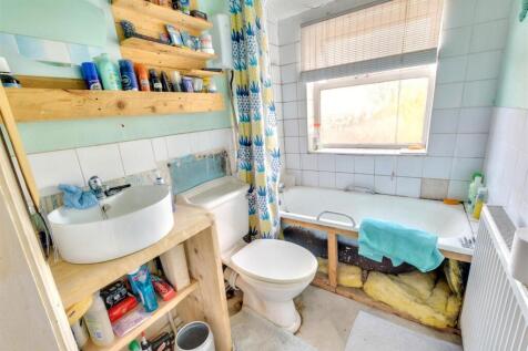 Bathroom_1.jpeg