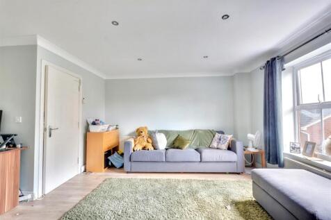 Lounge_ (1).jpeg