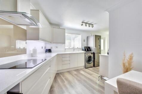 Kitchen_4.jpeg