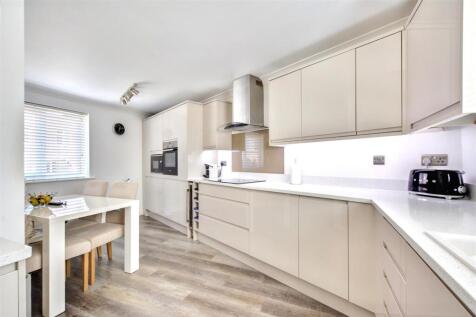 Kitchen_3.jpeg