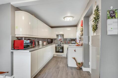 Kitchen_1.jpeg