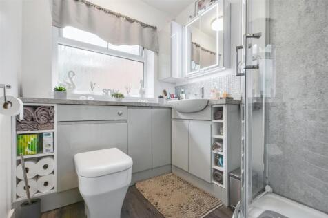 Shower Room_1.jpeg