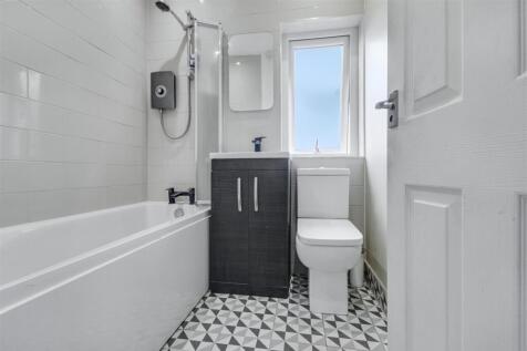 Bathroom_2.jpeg