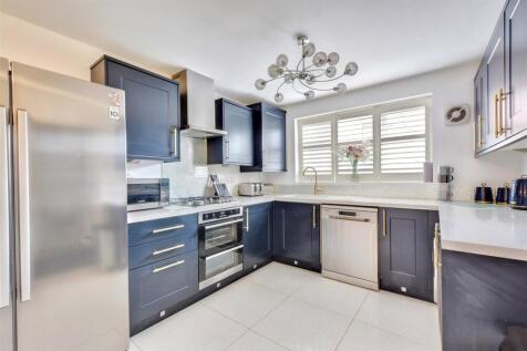 Kitchen_2.jpeg