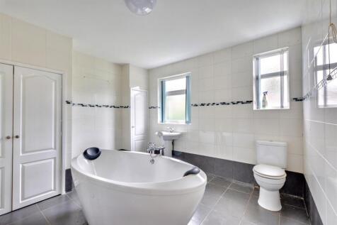 Bathroom.jpeg