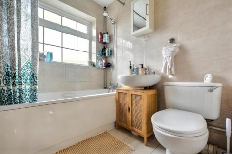 Bathroom_2.jpeg