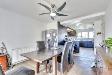 Dining Area_2.jpeg