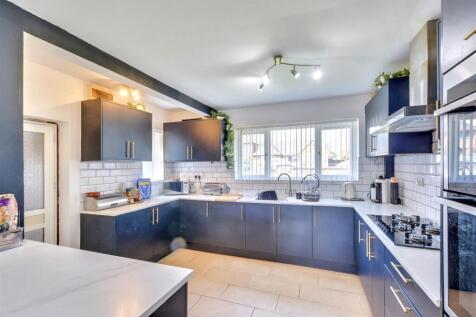 Kitchen_ (2).jpeg