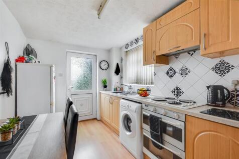 Kitchen_2.jpeg