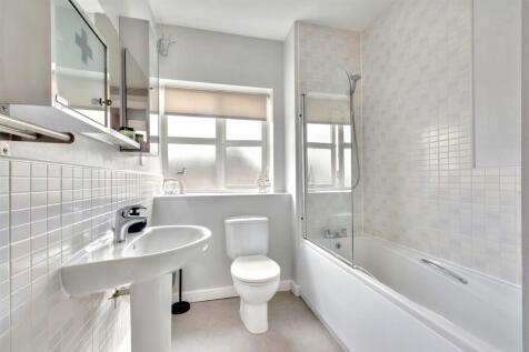 Bathroom_2.jpeg