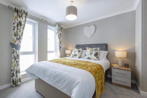 Omar-Newmarket-Master-Bedroom-scaled.jpg