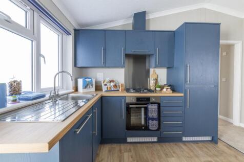 Omar-Westbury-Kitchen-scaled.jpg