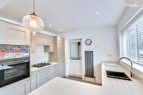 Kitchen_2.jpeg