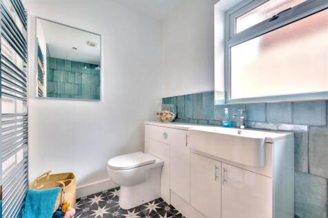 Shower Room_1.jpeg