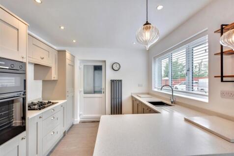Kitchen_1.jpeg