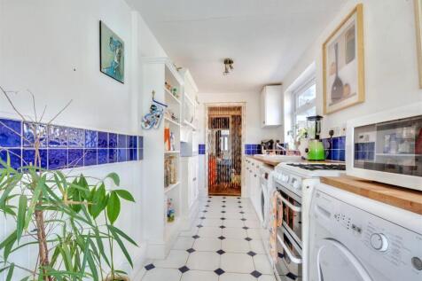 Kitchen (2).jpeg