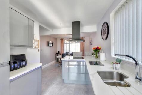 Kitchen_4.jpeg