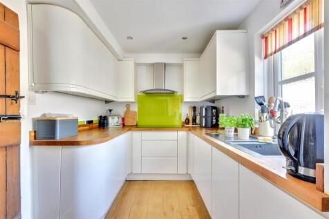Kitchen_2.jpeg