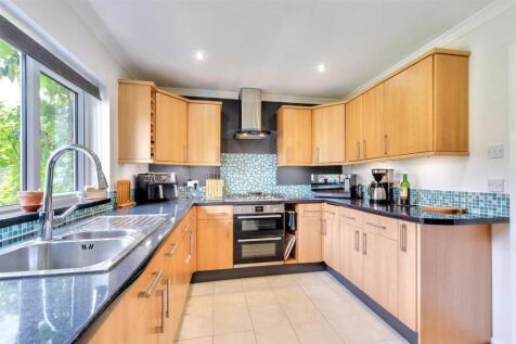 Kitchen_2.jpeg