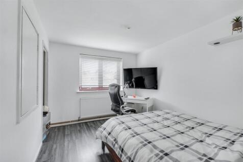 Bedroom 1_1.jpeg