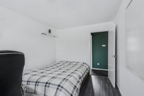 Bedroom 1_2.jpeg
