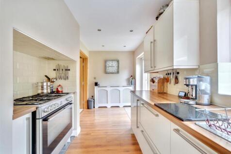 Kitchen_2.jpeg