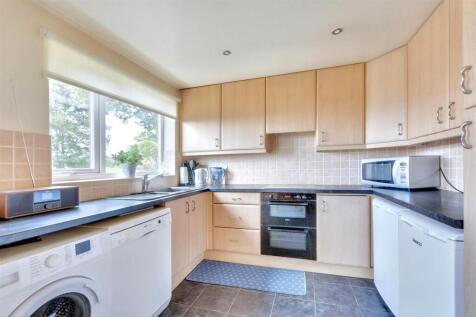 Kitchen (2).jpeg