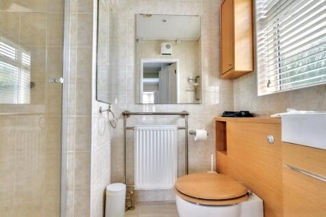 Ensuite.jpeg