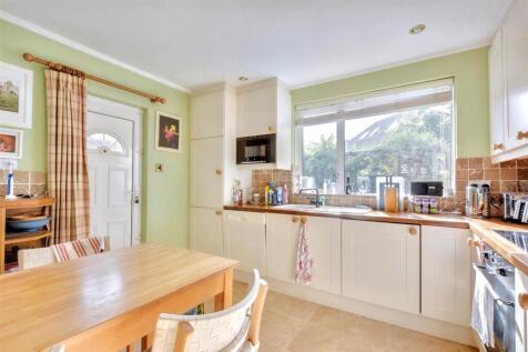 Kitchen (2).jpeg