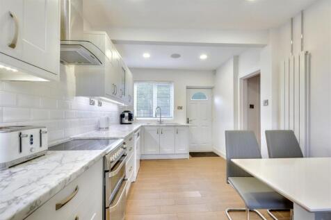 Kitchen_2.jpeg