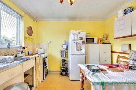 Kitchen_2.jpeg