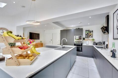Kitchen_3.jpeg