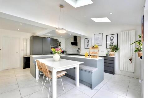 Kitchen_1.jpeg