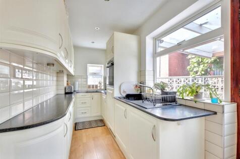 Kitchen_3.jpeg