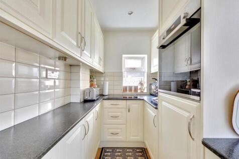 Kitchen_4.jpeg