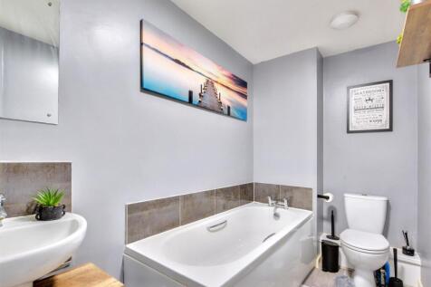 Bathroom_1.jpeg