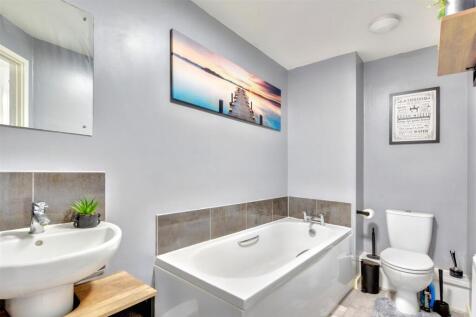 Bathroom_2.jpeg
