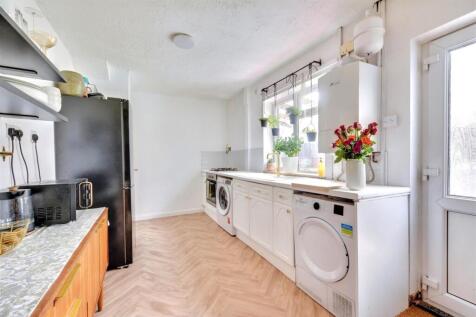 Kitchen_3.jpeg