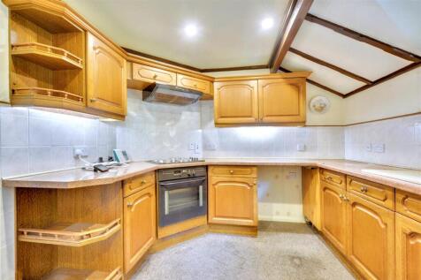 Kitchen (2).jpeg