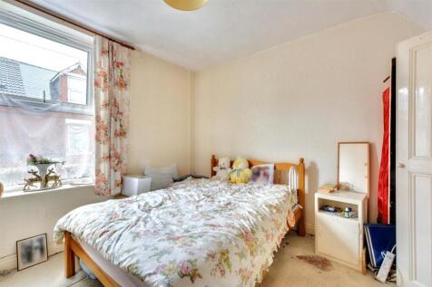 Bedroom One_1.jpeg
