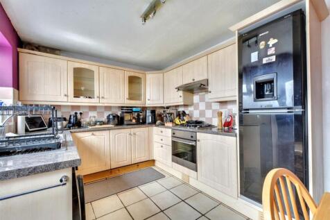 Kitchen_2.jpeg