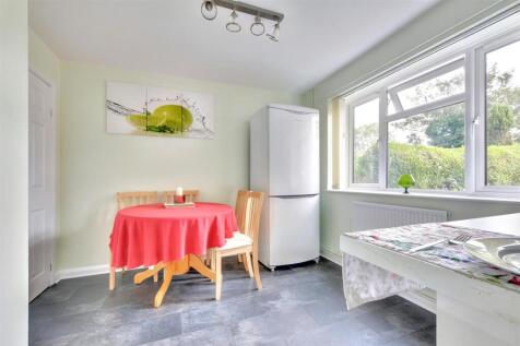 Kitchen (2).jpeg