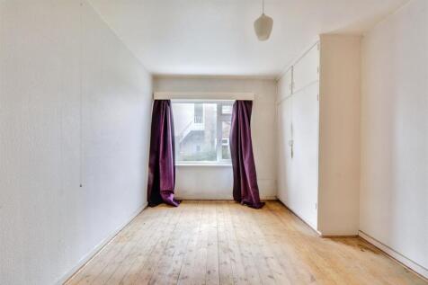 Bedroom One (2).jpeg