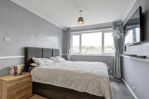 Bedroom 1_2.jpeg