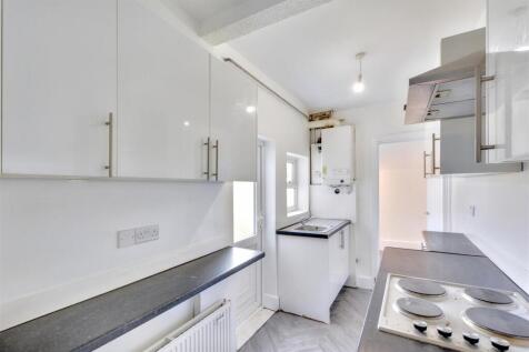 Kitchen_2.jpeg
