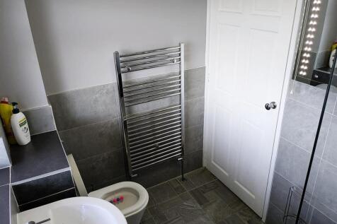 house bathroom 2.jpg