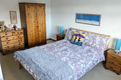 house 1st bedroom 2.jpg