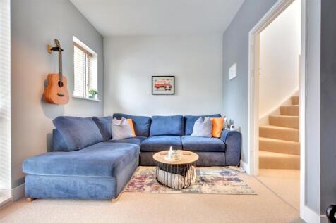 Bedroom Three/ Lounge (3).jpeg