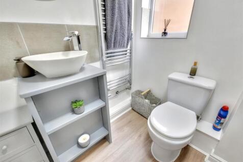Bathroom_1.jpeg