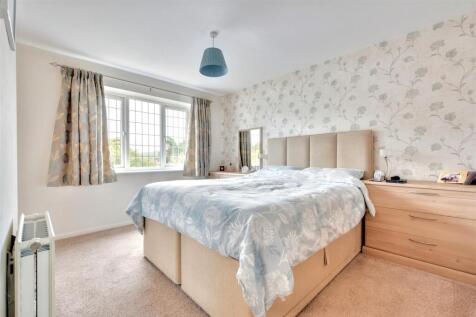 Bedroom One (2).jpeg